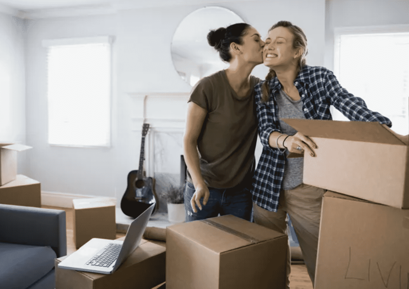 Ever moving. Couple with moving Boxes. Move картинка. Apartment moving Company. Move to another City.