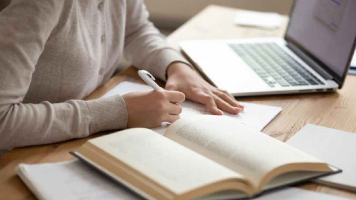 14-benefits-of-affordable-and-professional-essay-writing-services-in-uk